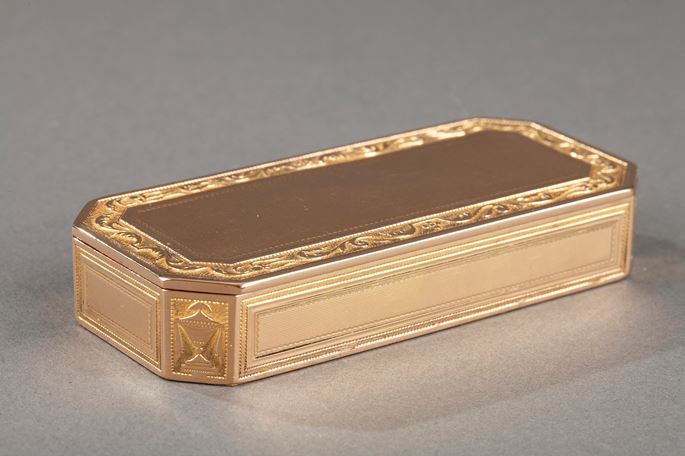 Gold box with cut sides.  | MasterArt